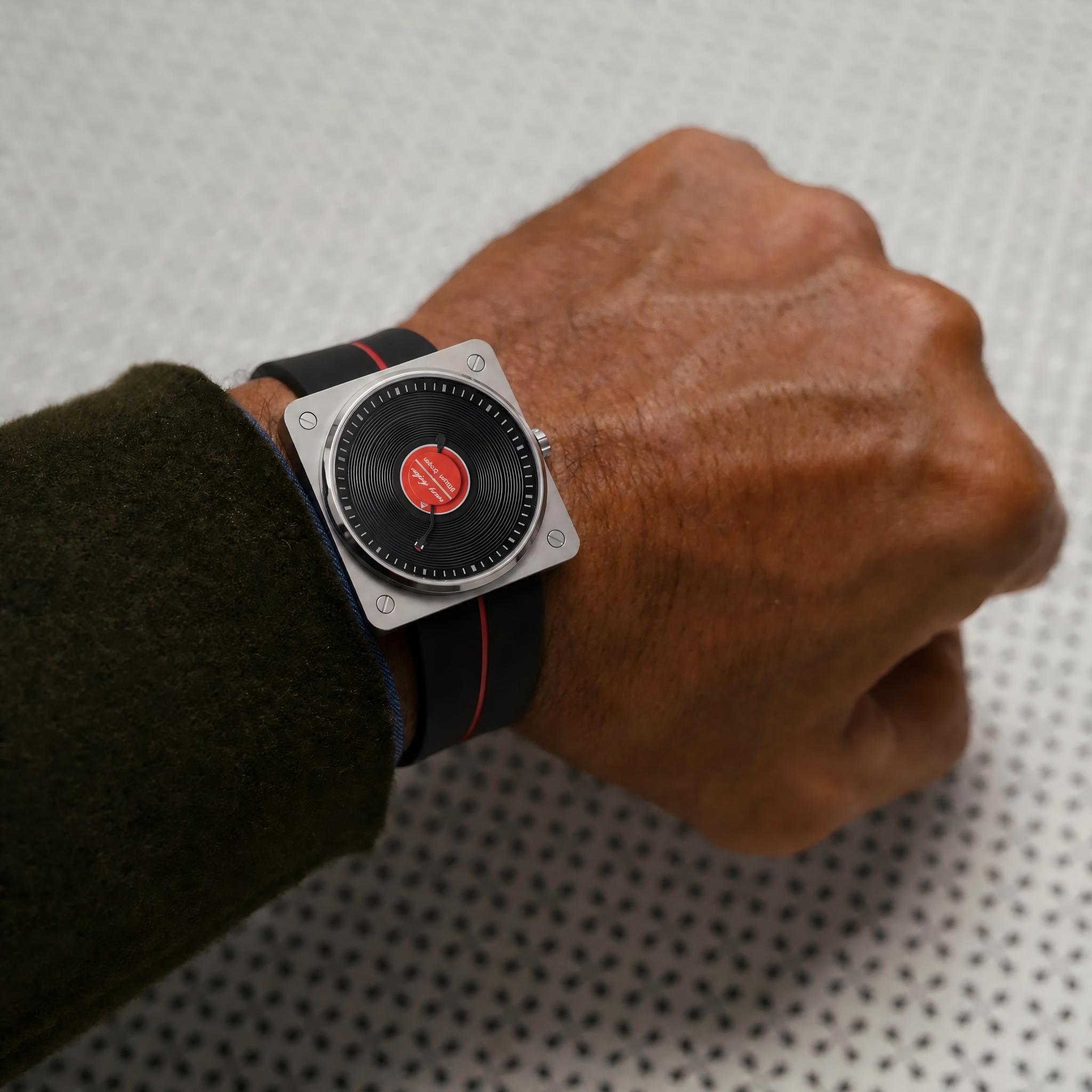 SKU Vinyl Record Quartz Men's  - Vintage Watch Collecting recension och pris